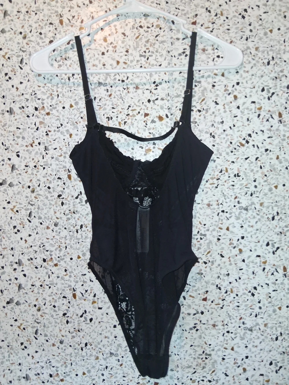 Women's Forever21 Black Lace Bodysuit Size Medium Black No Padding With Wires